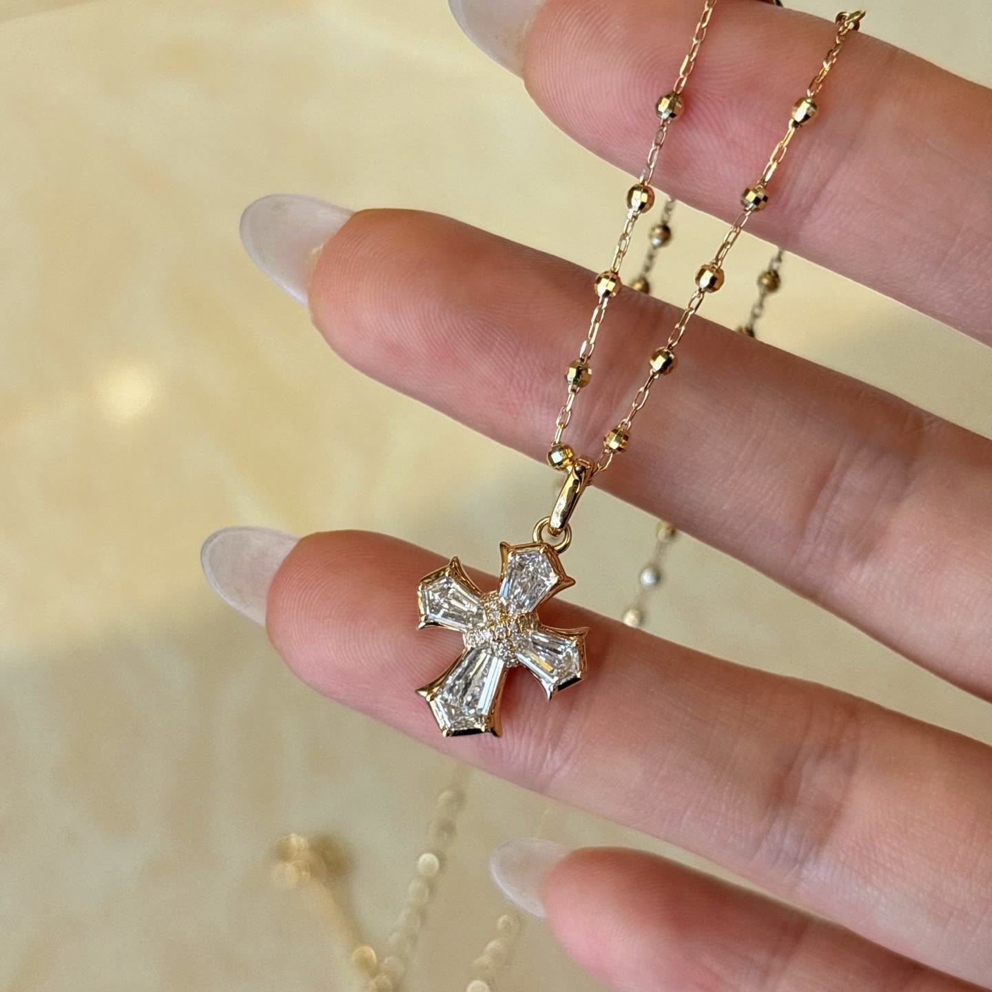 Yvette Pendant Lab-Grown Diamond Necklace — product photo 1 of 1