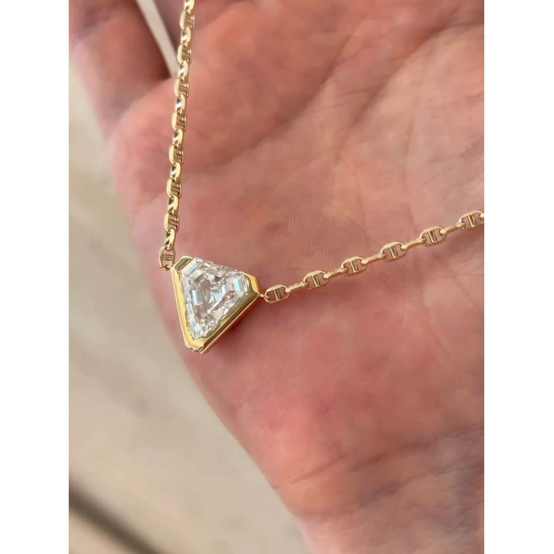 Nora Diamond Pendant Necklace — product photo 4 of 4