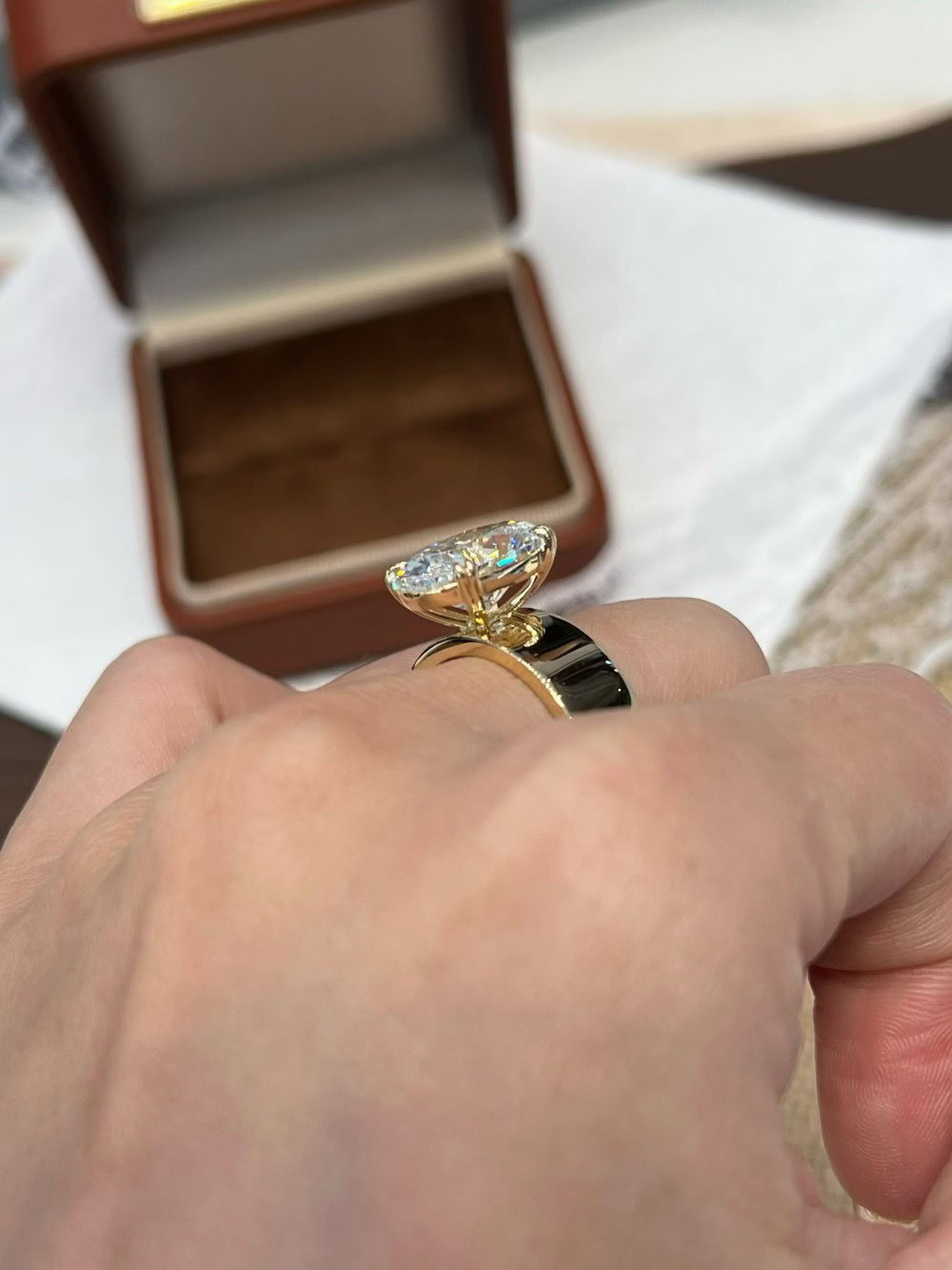Oval Old Money Style Lab-Grown Diamond Ring | High-Polish Wide Gold Band — product photo 5 of 6