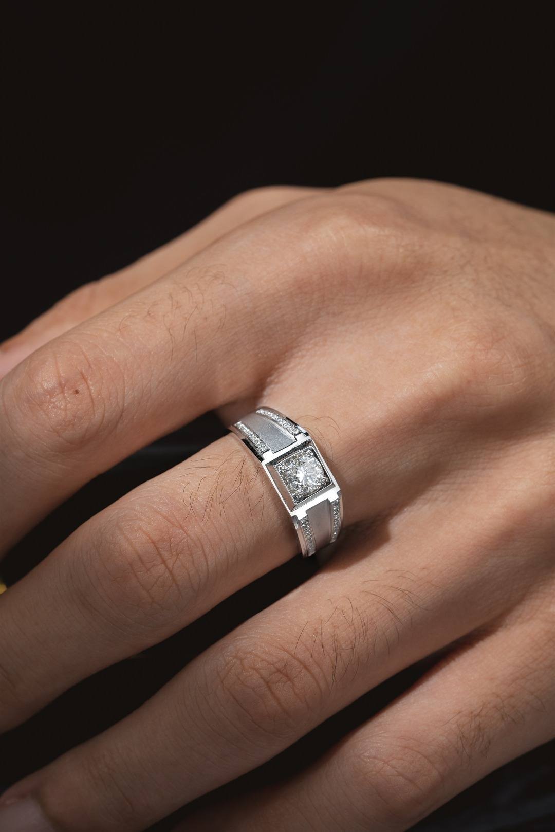 Statement Platinum Men’s Ring with Lab-Grown Diamond – Multi-Detail Luxury Band — product photo 2 of 6
