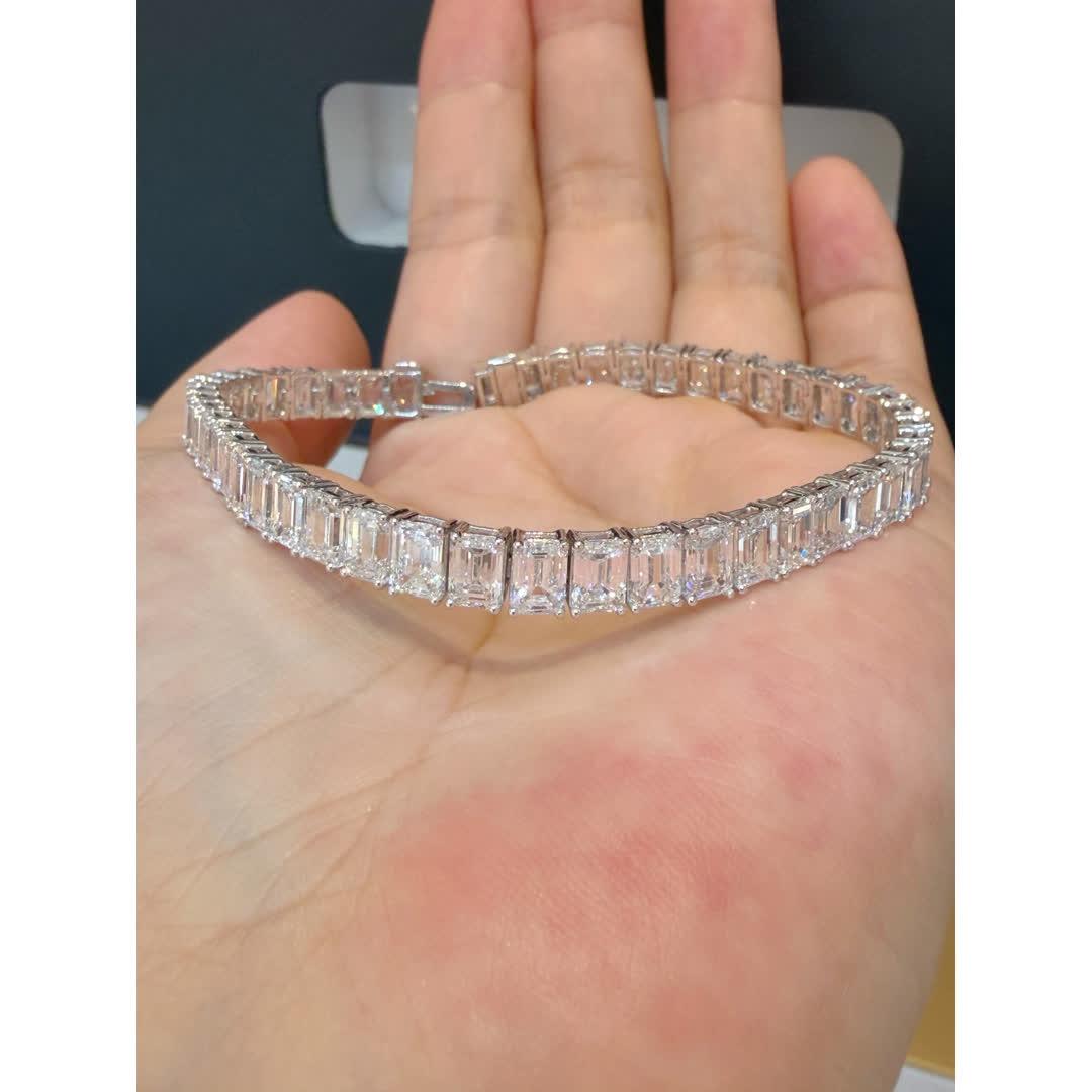 Celeste Emerald Tennis Bracelet — product photo 3 of 6