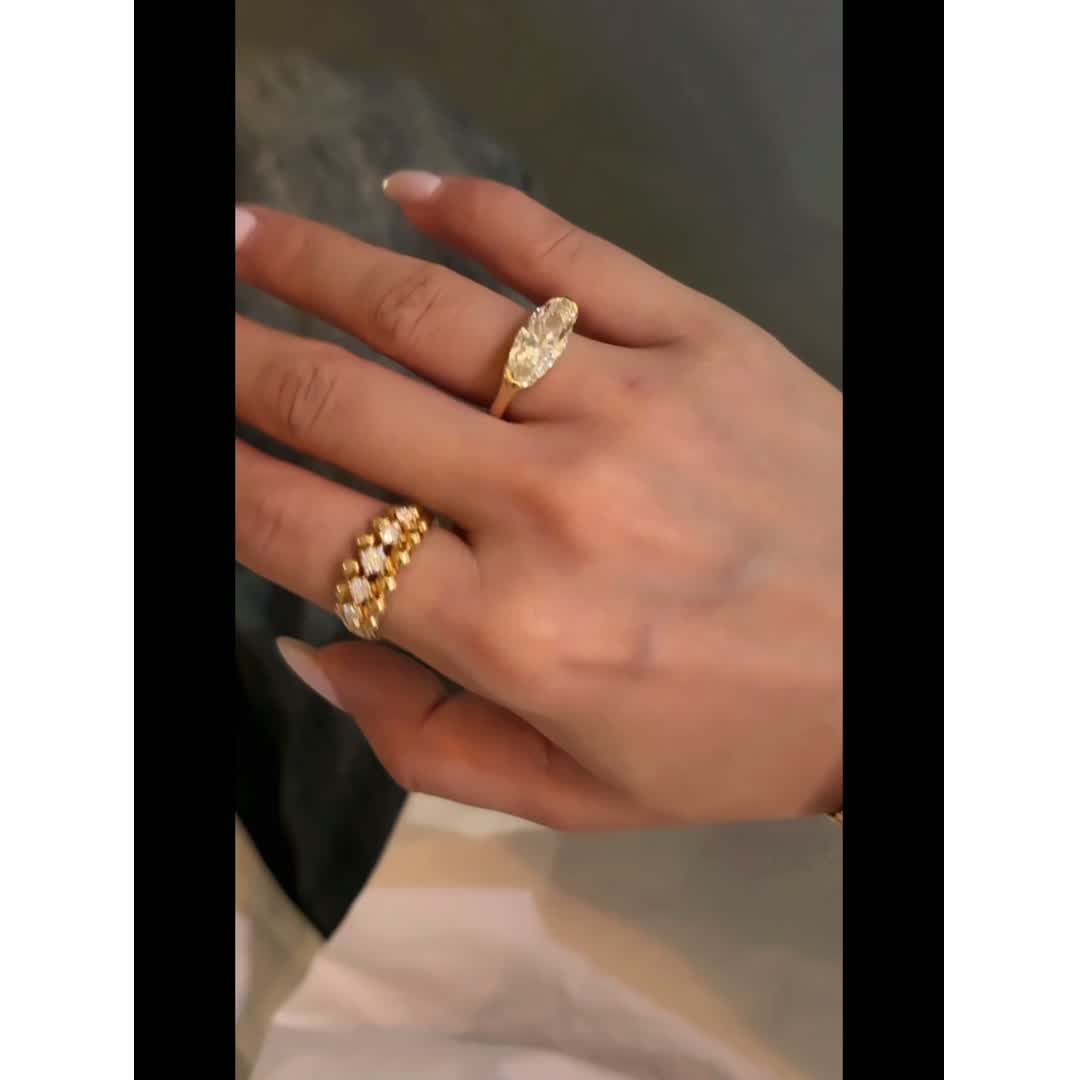 Fiona Solitaire Diamond Ring — product photo 4 of 4