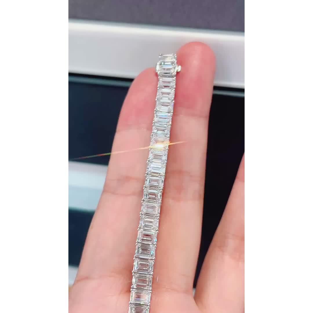 Celeste Emerald Tennis Bracelet — product photo 5 of 6