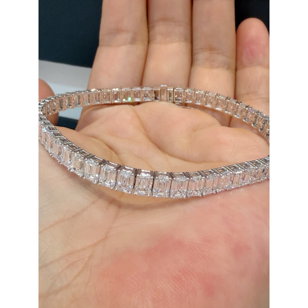 Aveline Emerald Tennis Bracelet — product photo 3 of 5