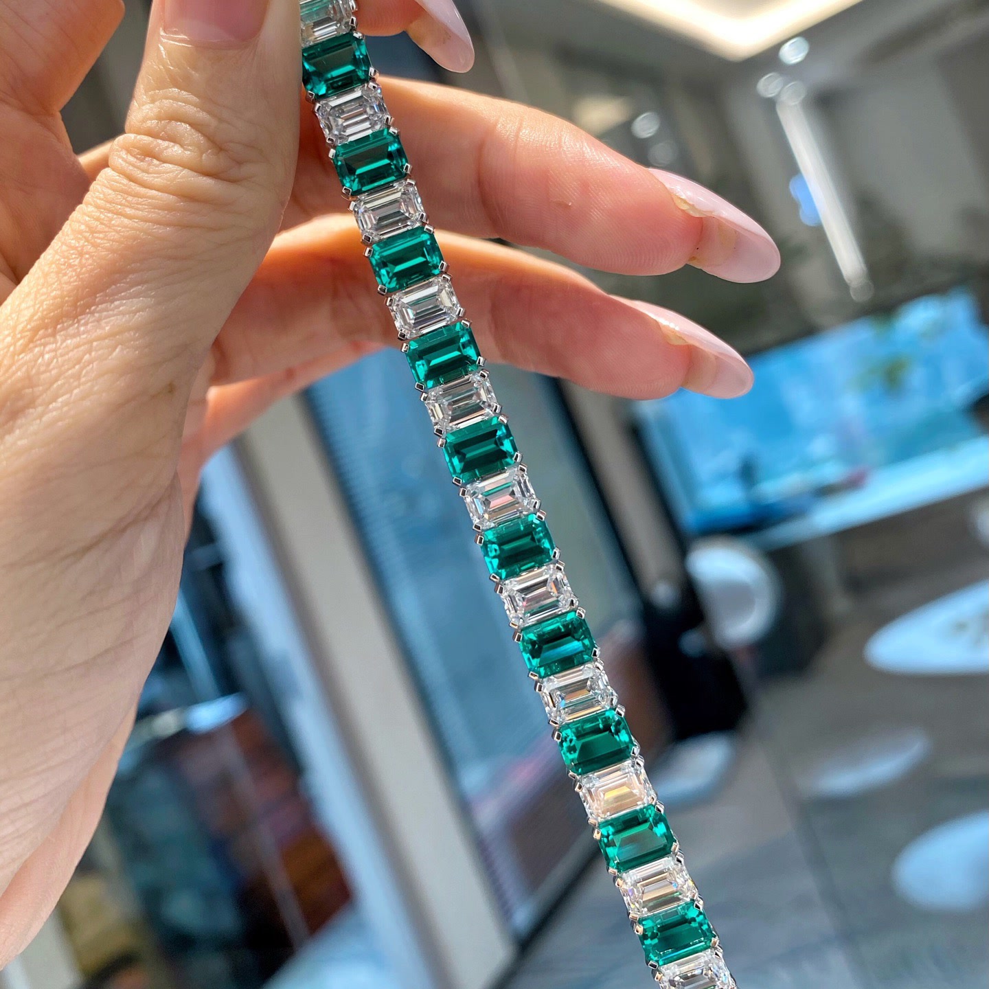 Verde Alternating Emerald-Cut Color Rhythm Emerald and White Diamond Tennis Bracelet — product photo 3 of 4