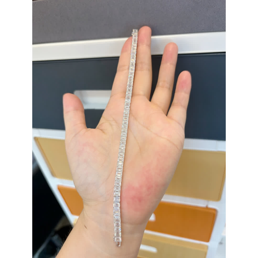 Aveline Emerald Tennis Bracelet — product photo 1 of 5