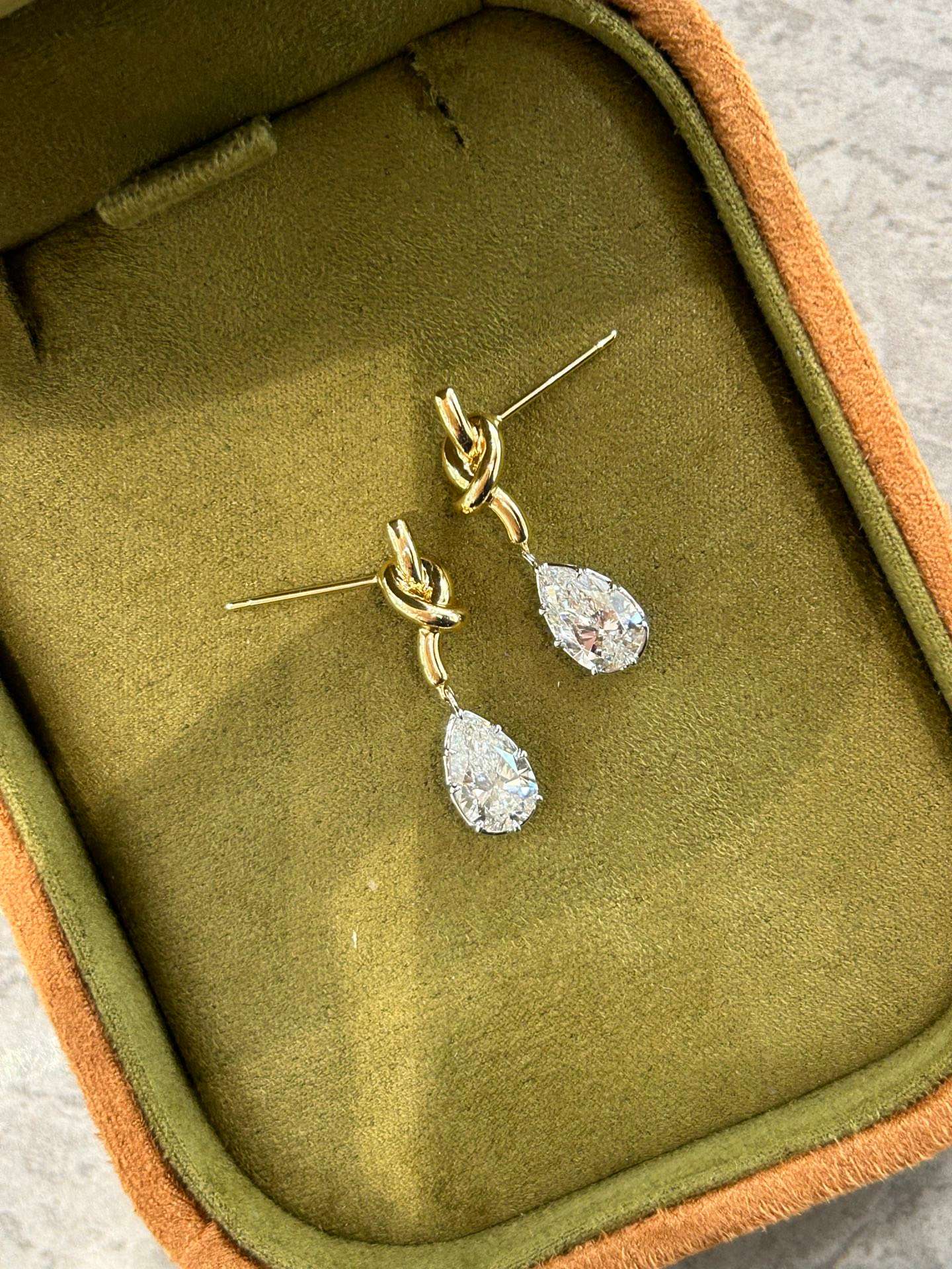 Elara 2ct Total Lab-Grown Diamond Drop Earrings | Two-Tone Gold & Platinum — product photo 5 of 6