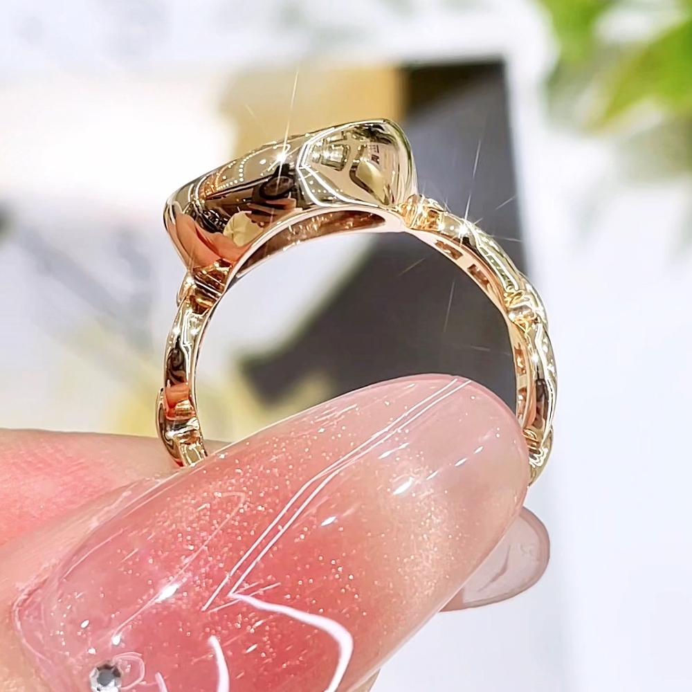 Elara Chain-Link Halo Lab Diamond Ring in 14K or 18K Gold — product photo 4 of 5