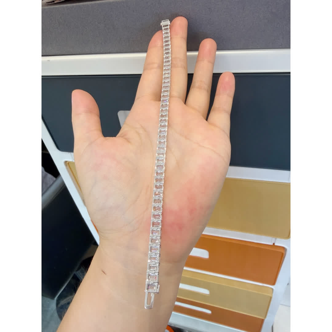 Celeste Emerald Tennis Bracelet — product photo 2 of 6