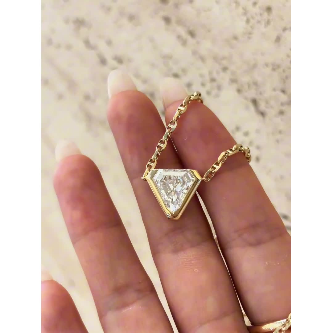 Nora Diamond Pendant Necklace — product photo 2 of 4