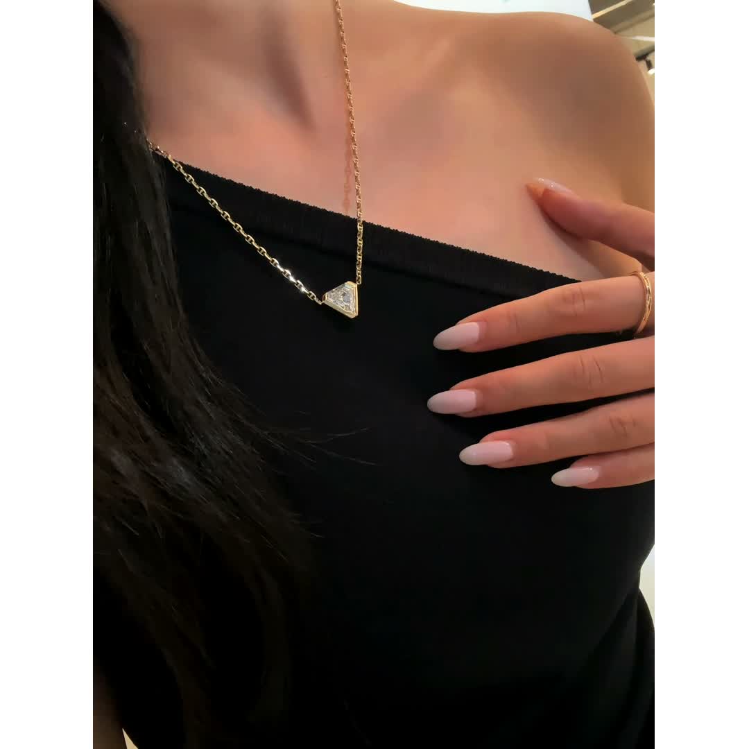 Nora Diamond Pendant Necklace — product photo 3 of 4