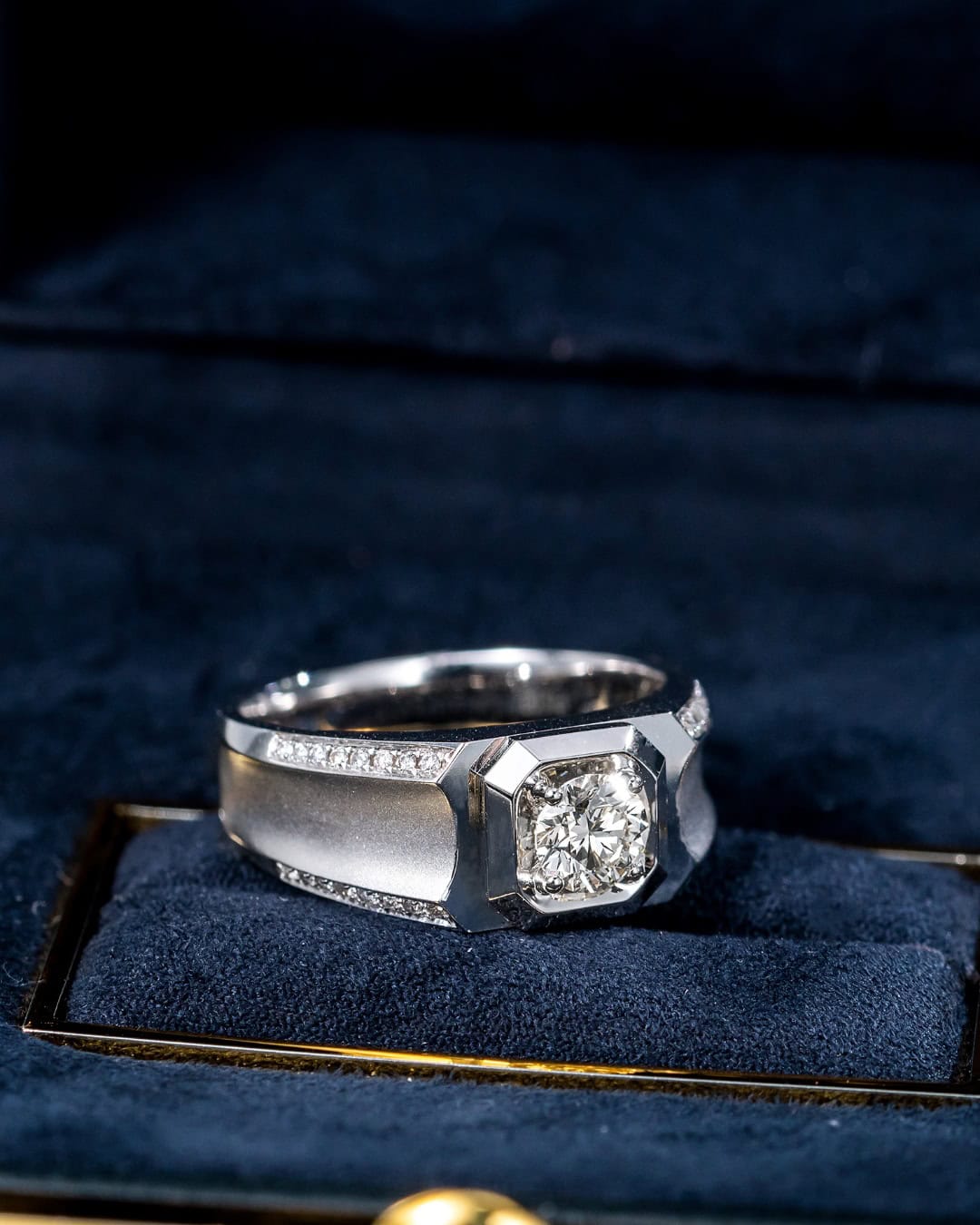 CSS Structured Lab-Grown Diamond Band – Platinum Men’s Diamond Ring — product photo 4 of 6