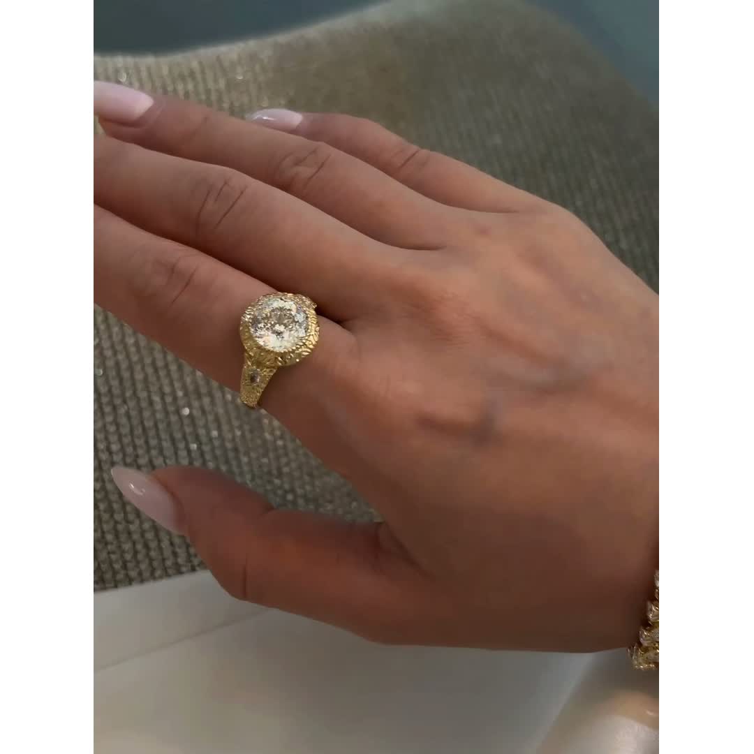 Iris Statement Diamond Ring — product photo 3 of 4