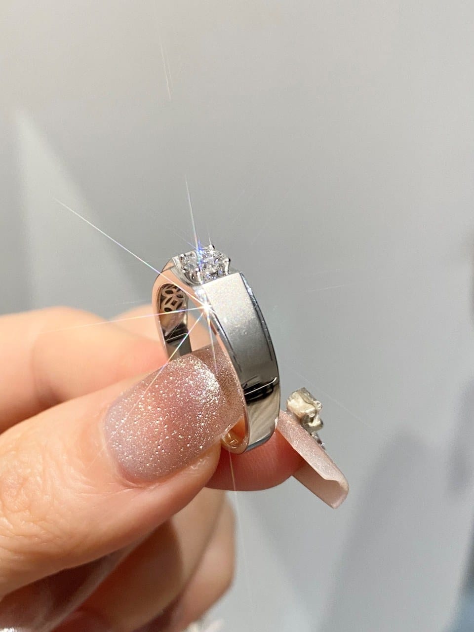 Minimal Matte Platinum Men’s Lab-Grown Diamond Ring — product photo 5 of 6
