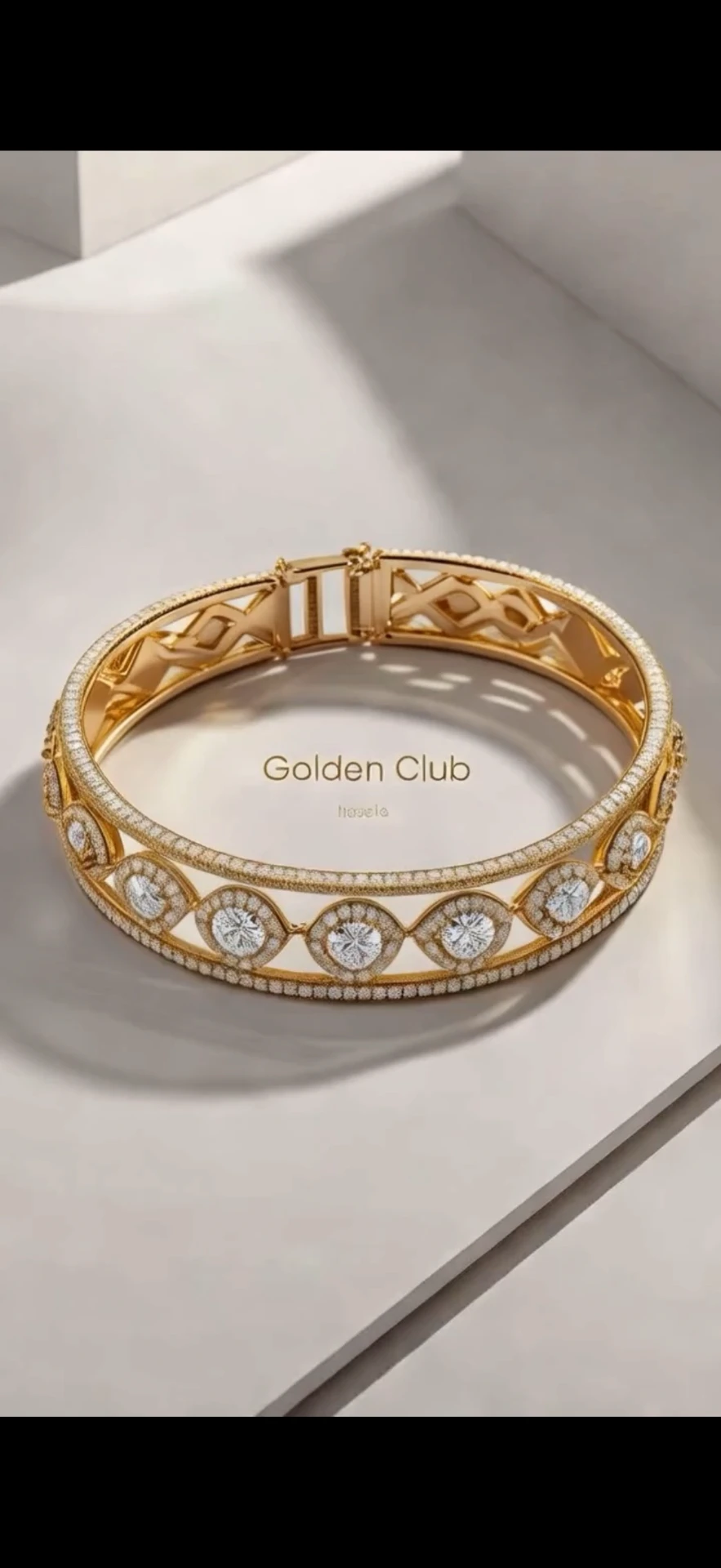 Diamond Eye-Motif Open Bangle