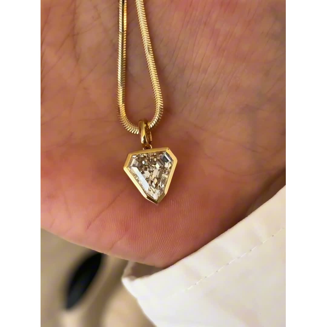 Maribel Diamond Pendant Necklace — product photo 2 of 4