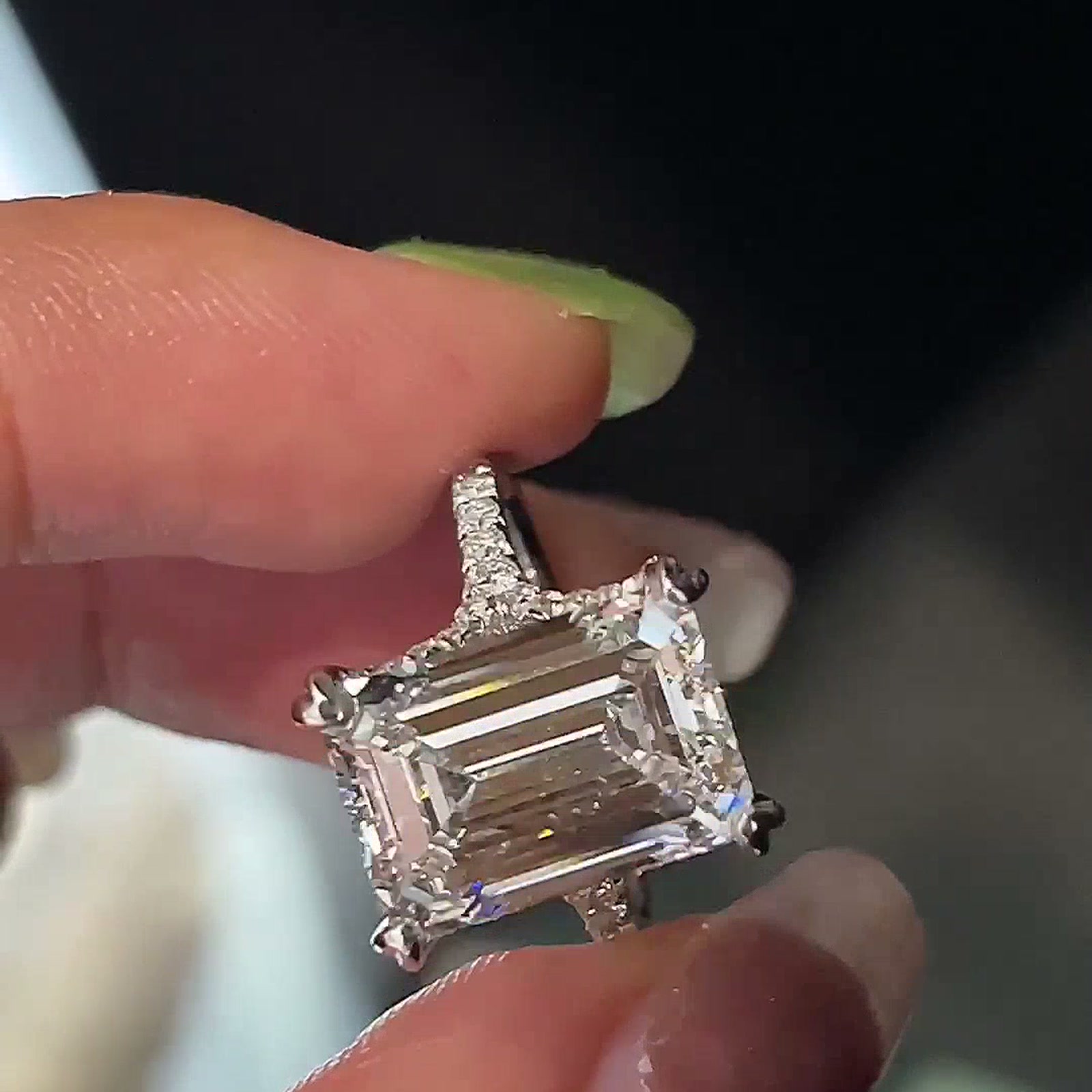 Emerald-Cut Lab-Grown Diamond Split-Shank Ring — product photo 1 of 4
