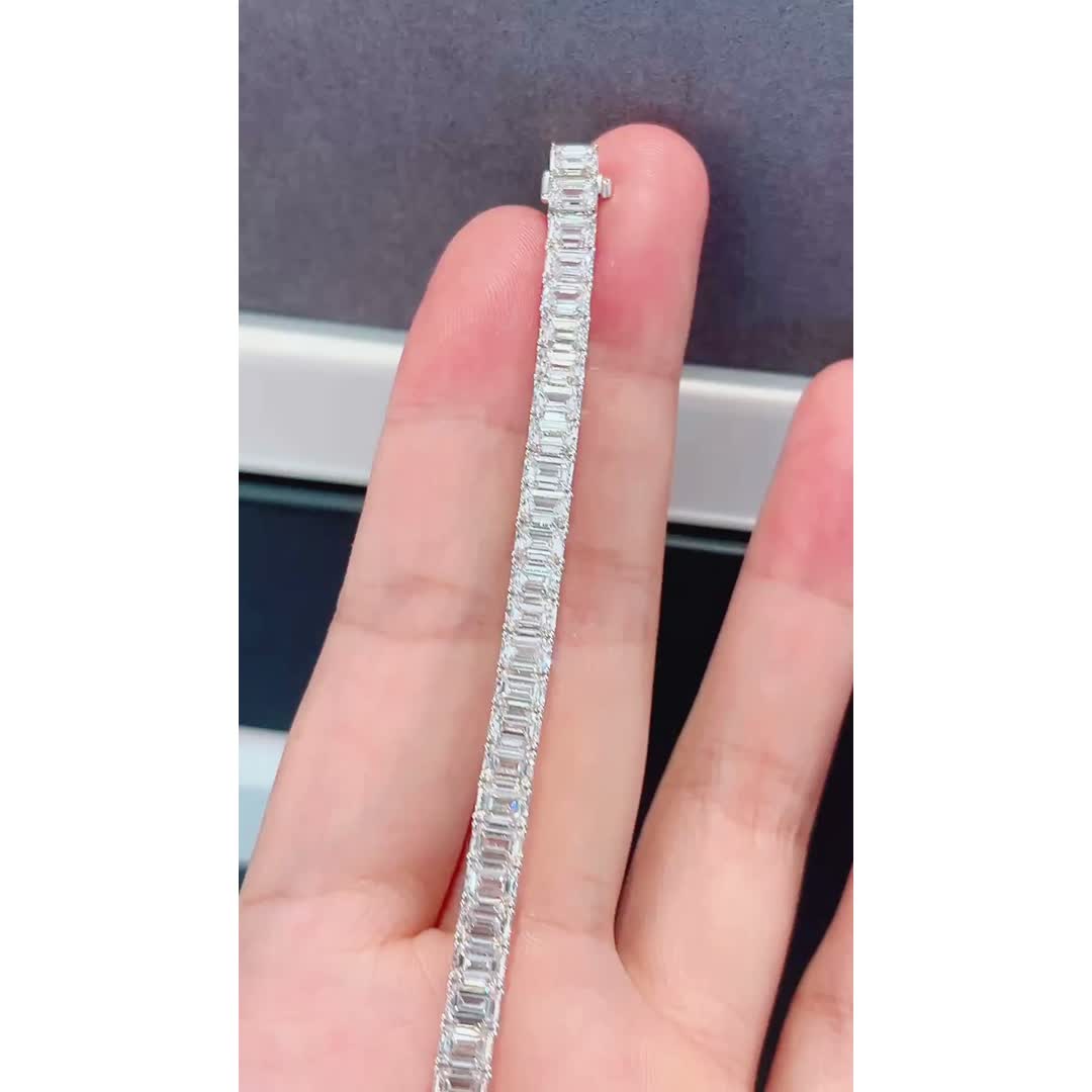 Aveline Emerald Tennis Bracelet — product photo 4 of 5